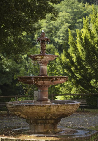 Triple bowl fountain