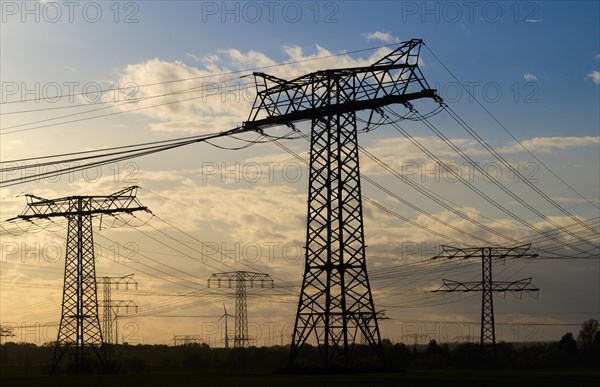 Power pylons