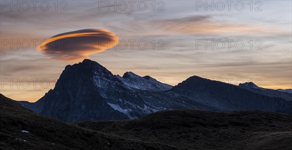 Lenticularis cloud over Lagorai range