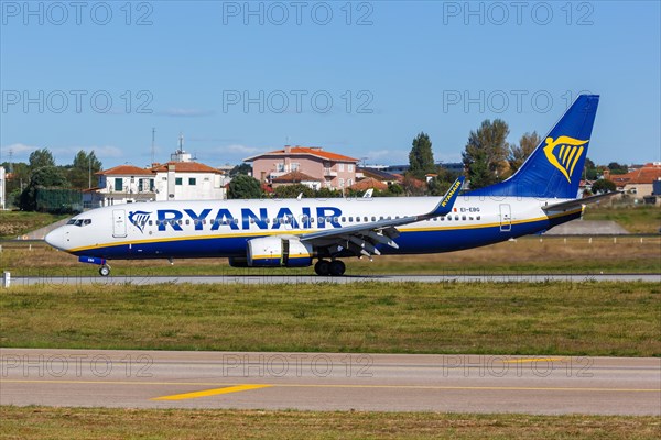 A Boeing 737-800 aircraft of Ryanair with registration number EI-EBG at Porto airport