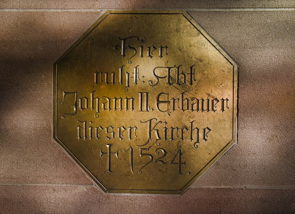Gilded tomb inscription
