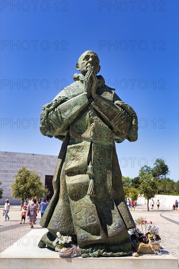 Statue of Pope Paul VI