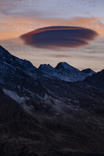 Lenticularis cloud over Lagorai range