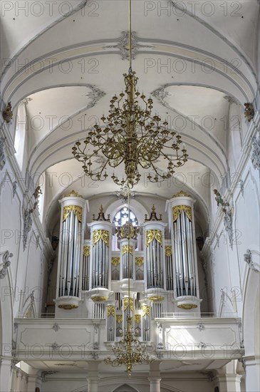 Organ and chandelier