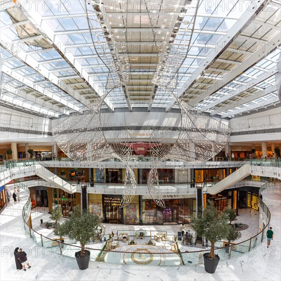 Dubai Mall Fashion Avenue Luxury Shopping Square Shopping in Dubai