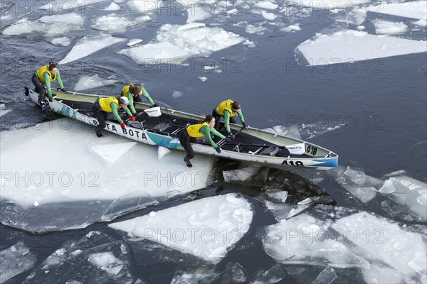 Canoe race on ice