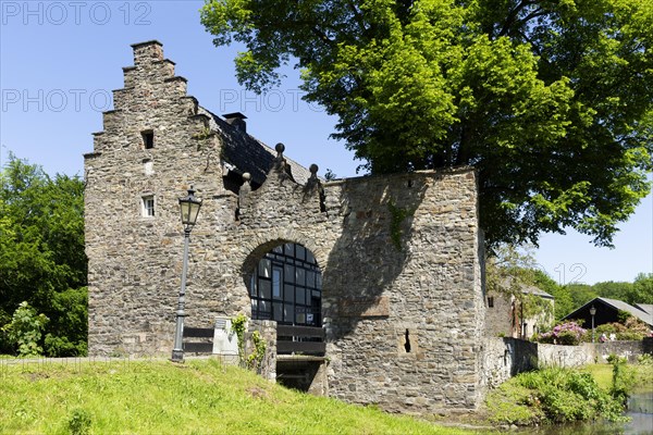 Moated castle Haus zum Haus