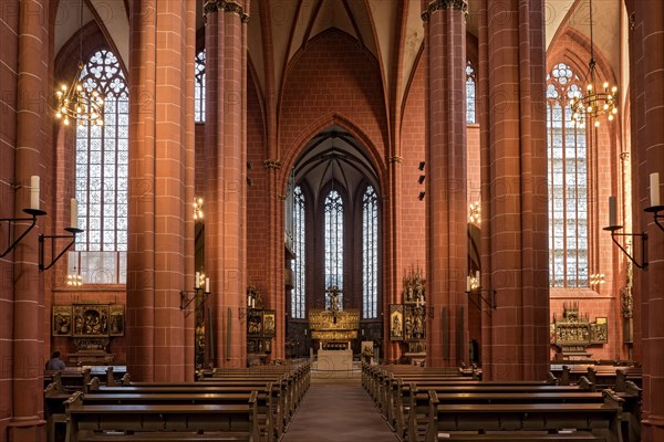 Nave with high choir