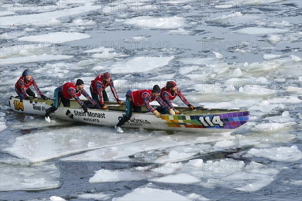 Canoe race on ice