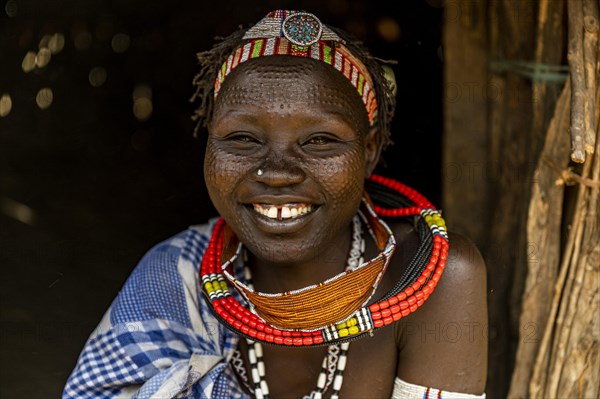 Woman with beauty scars from the Toposa tribe