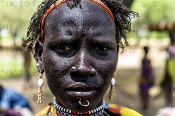 Woman with beauty scars from the Toposa tribe