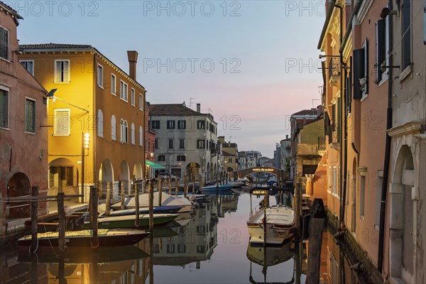 Canal Vena by night