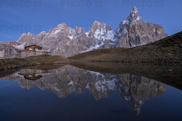 Laghetto Baita Segantini after sunset