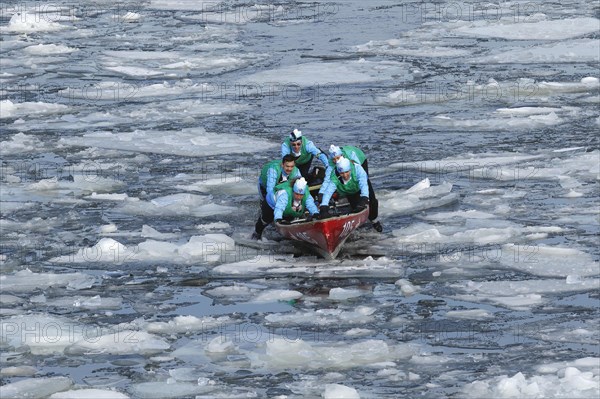 Canoe race on ice