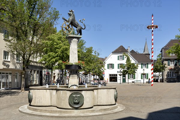 Loewenbrunnen us former Latin school