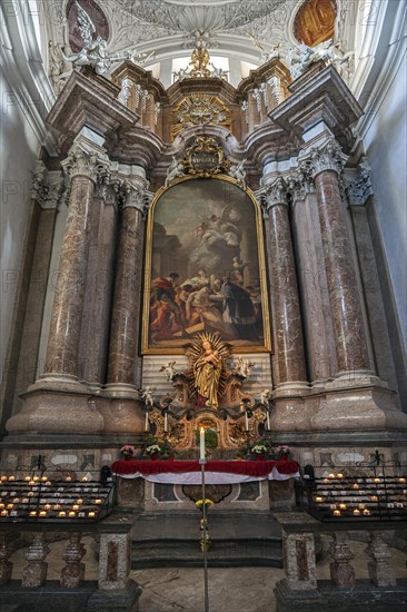 Side altar of the town parish church of St. Mang