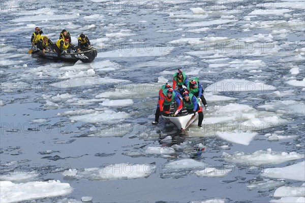 Canoe race on ice