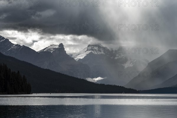 Maligne Lake