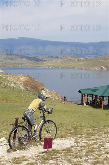 Mountain biker sculpture in front of Bazarnaya Bay