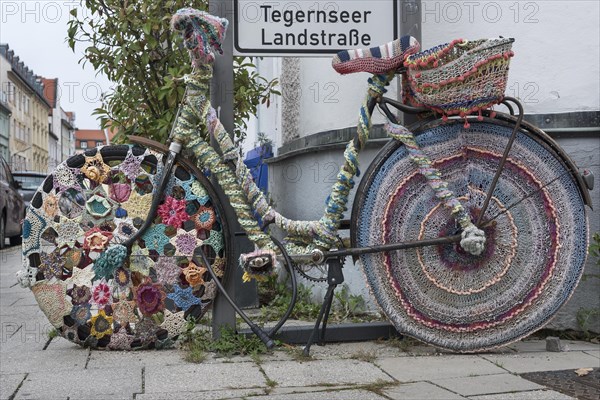Ladies' bicycle with crocheted sheath