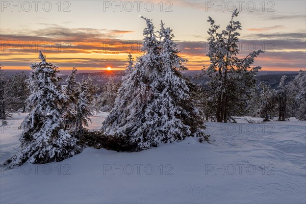 Sunset on Saerkitunturi