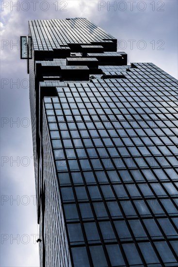 People standing on the glass floor of Maha Nakhon Tower