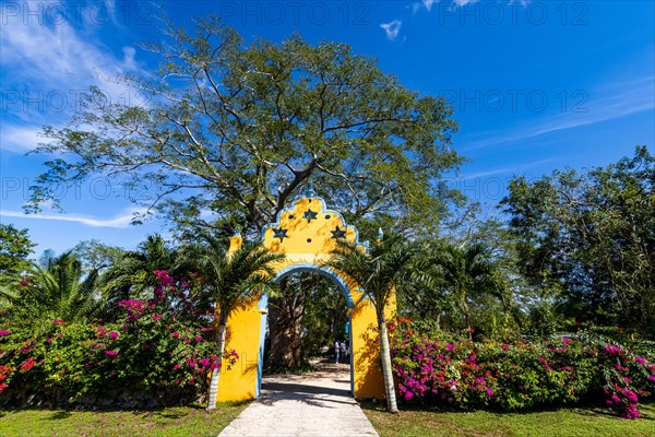 Entrance to the Hacienda Oxman