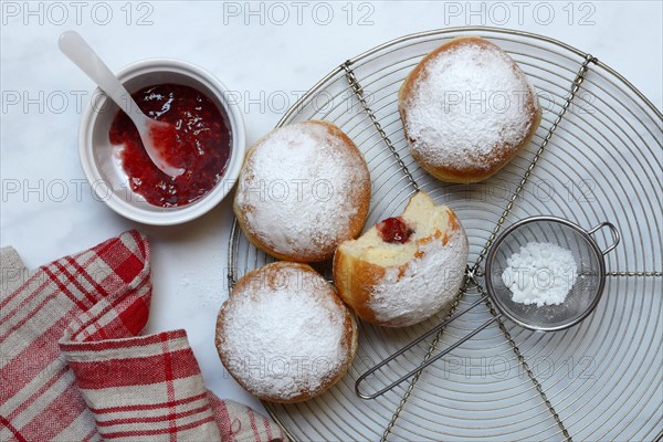 Filled Berlin pancakes