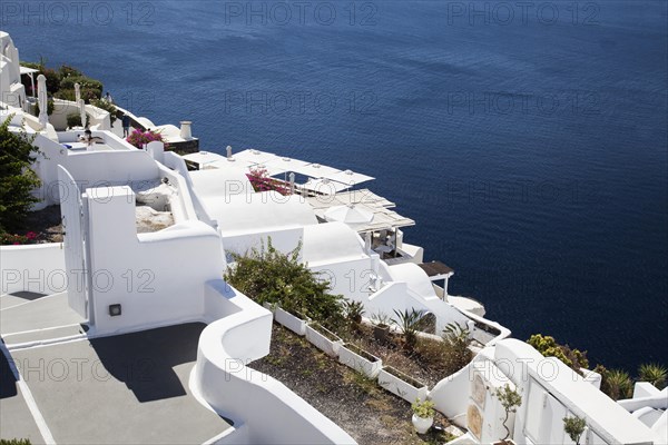 Hotel with an inner courtyard in Imerovigli