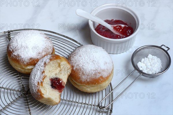 Filled Berlin pancakes