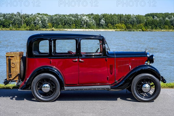 Oldtimer Hillman Minx year of construction 1933
