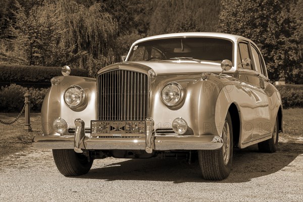 Vintage Bentley S1 SDN James Young built 1956