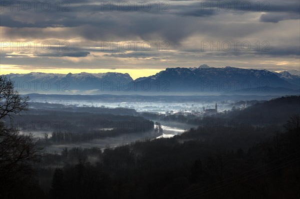 Salzach valley and Tittmoning in the morning mist