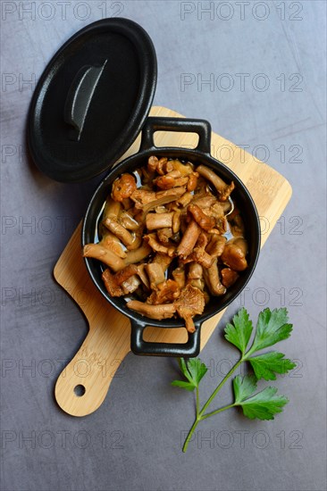 Pickled chanterelles