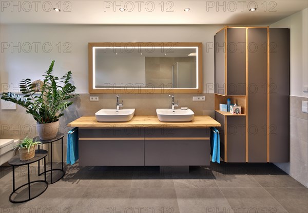 Modern bathroom