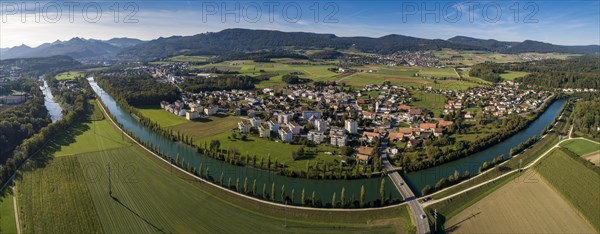 Village view with Aare canal