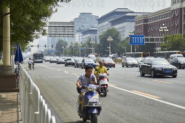 Multi-lane main road