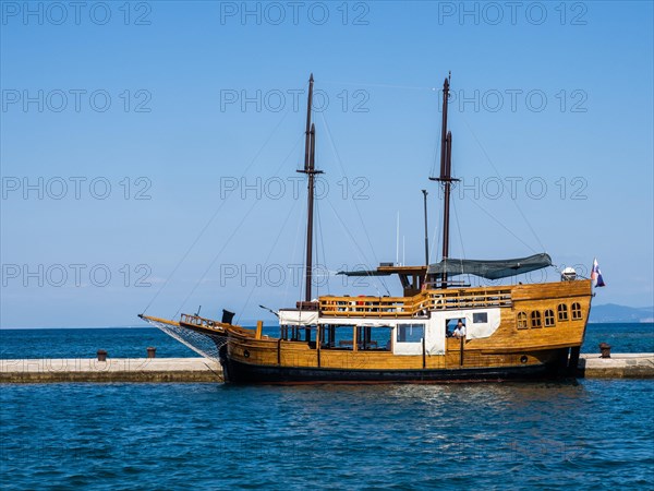 Excursion boat in the harbour