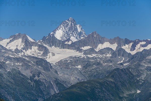 View of the Schreckhorn from the Nufenen pass