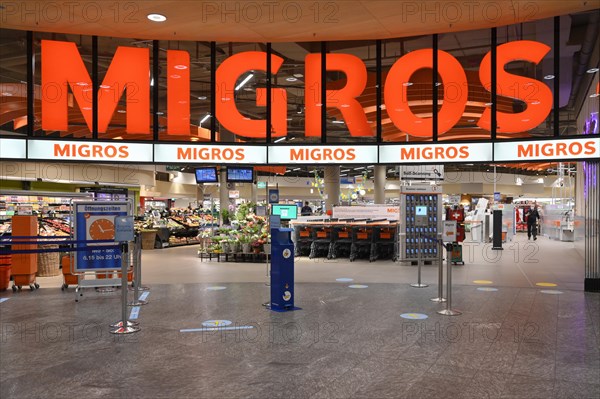 Migros entrance