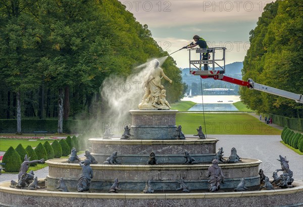 Cleaning of the Apollo Basin on Herreninsel on Lake Chiemsee