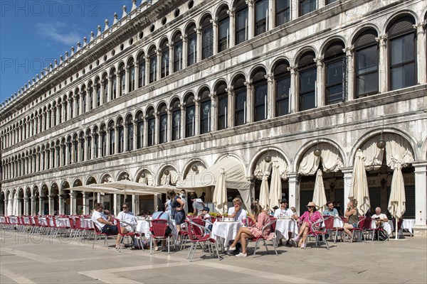 Cafe in front of Procuratie Vecchie