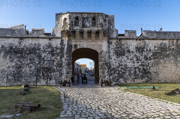 Puerta de Tierra gate