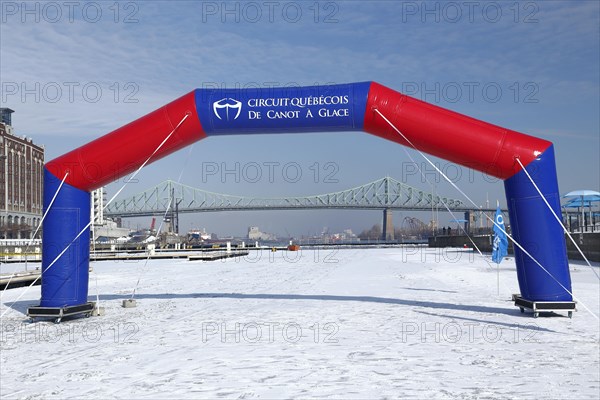 Canoe race on ice