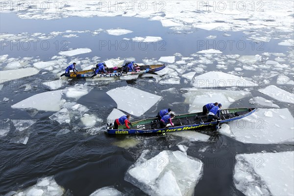 Canoe race on ice