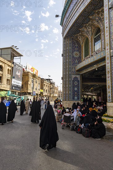 PilgrimÂ´s at Imam Hussein Holy Shrine