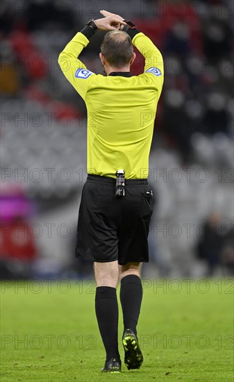 Referee Marco Fritz