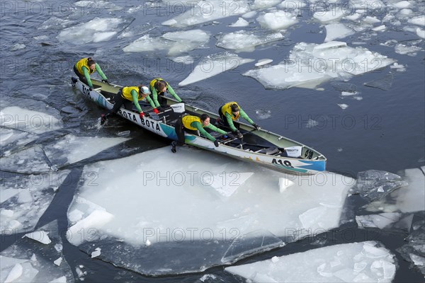 Canoe race on ice