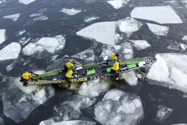 Canoe race on ice