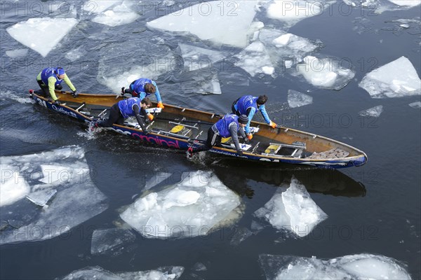 Canoe race on ice